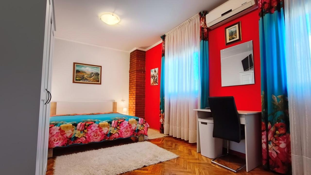 Apartman Ladybird プーラ エクステリア 写真
